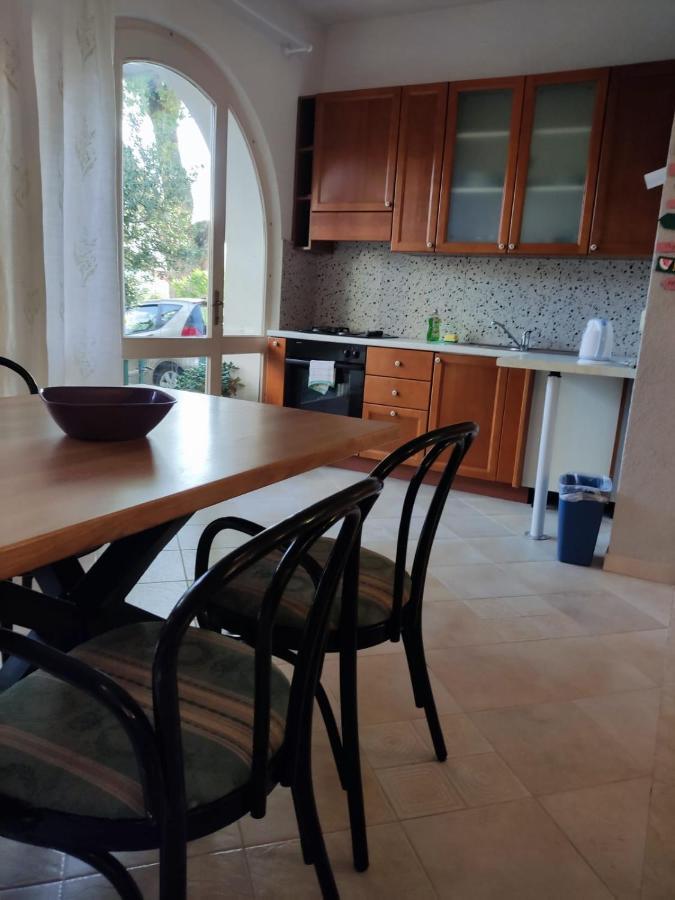 Holiday Home With Free Parking By The Beach 브렐라 외부 사진