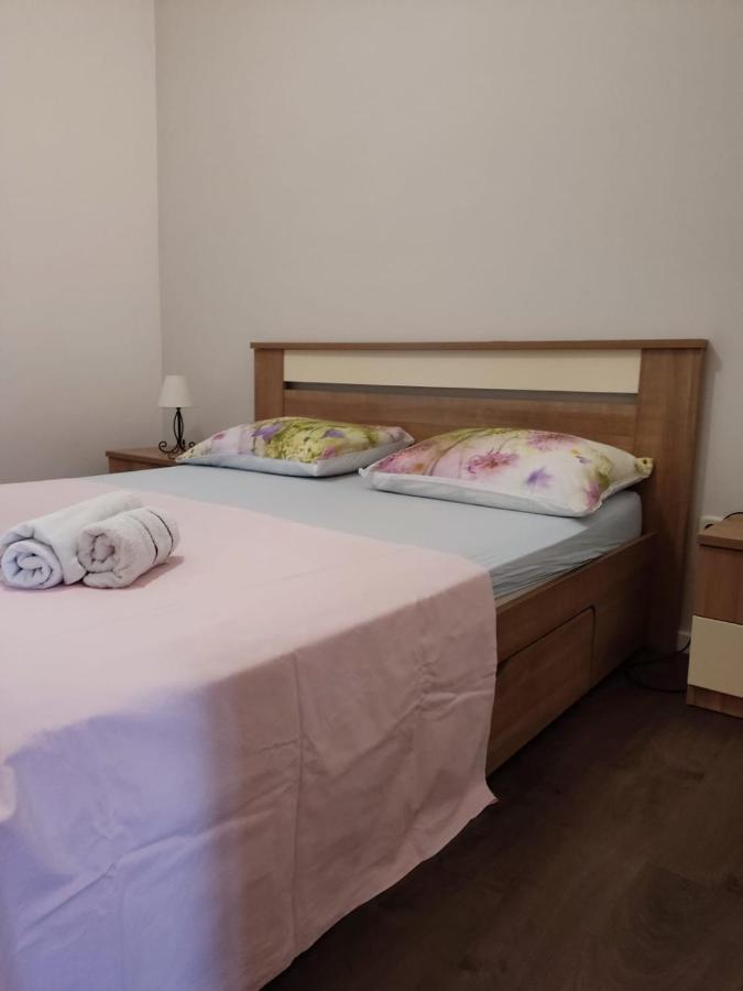 Holiday Home With Free Parking By The Beach 브렐라 외부 사진