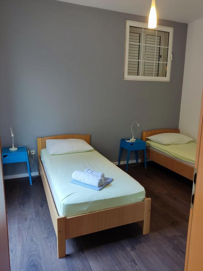 Holiday Home With Free Parking By The Beach 브렐라 외부 사진